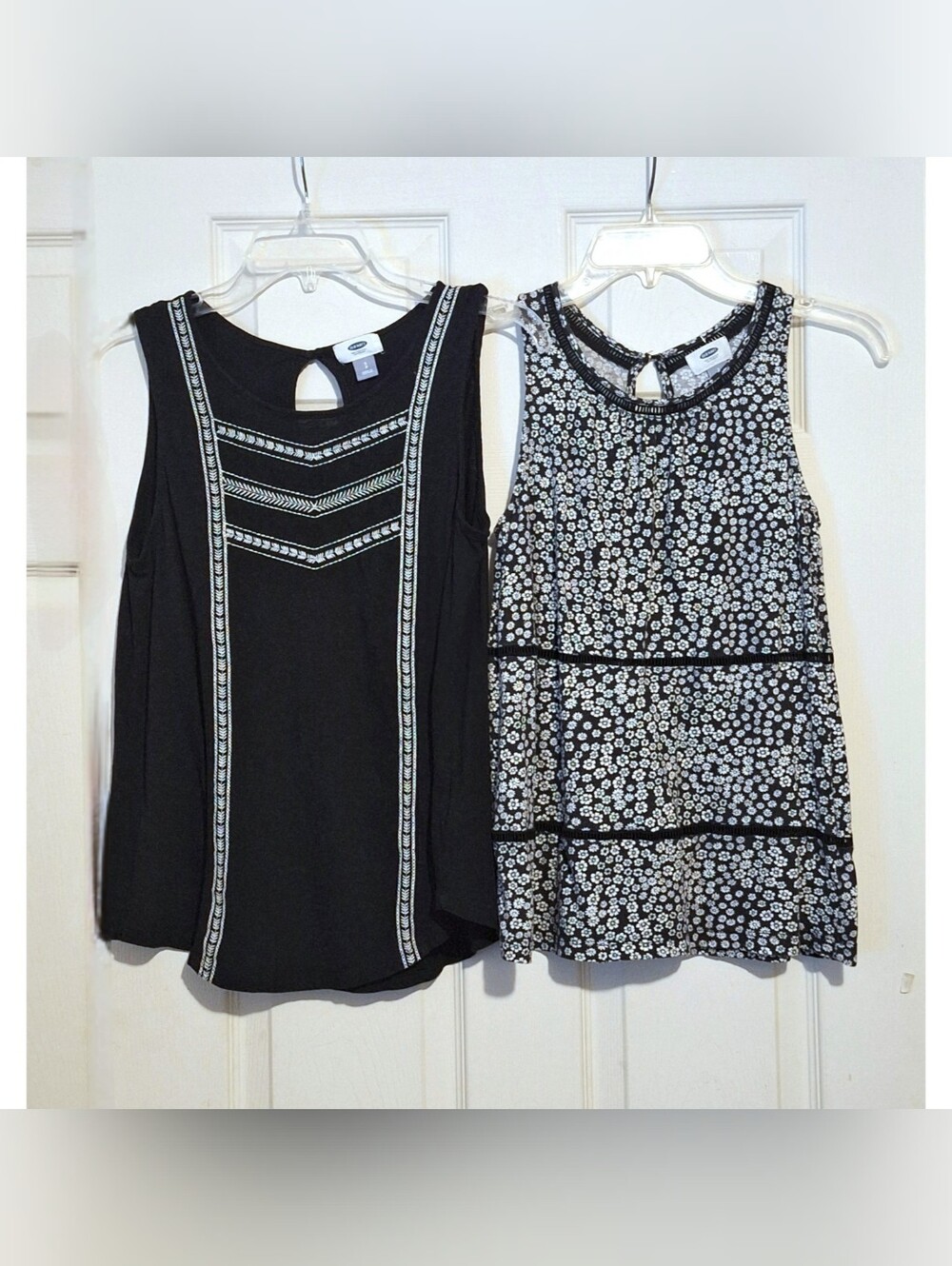 2 Old Navy black sleeveless tank tops embroidered, floral, 1 button closure, S
